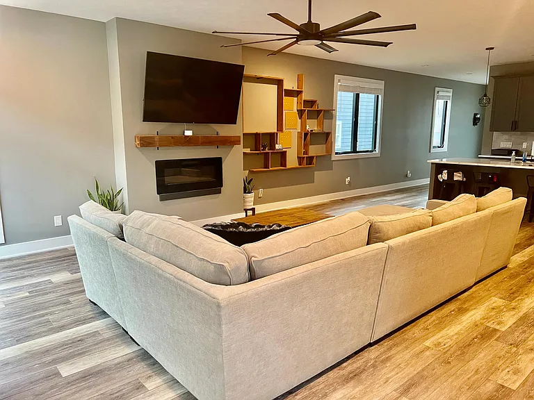 2036 N College Ave — Photo 9
