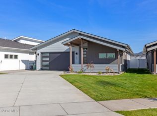 1452 W Moselle Dr, Coeur D Alene, ID 83815