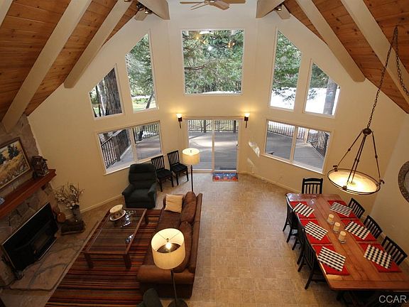 3rd image of 1558 Meadow Dr