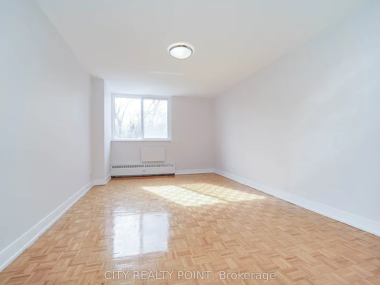 10 Shallmar Blvd #509 — Photo 15