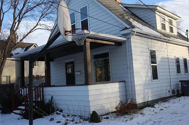 2nd image of 209 8th Ave S