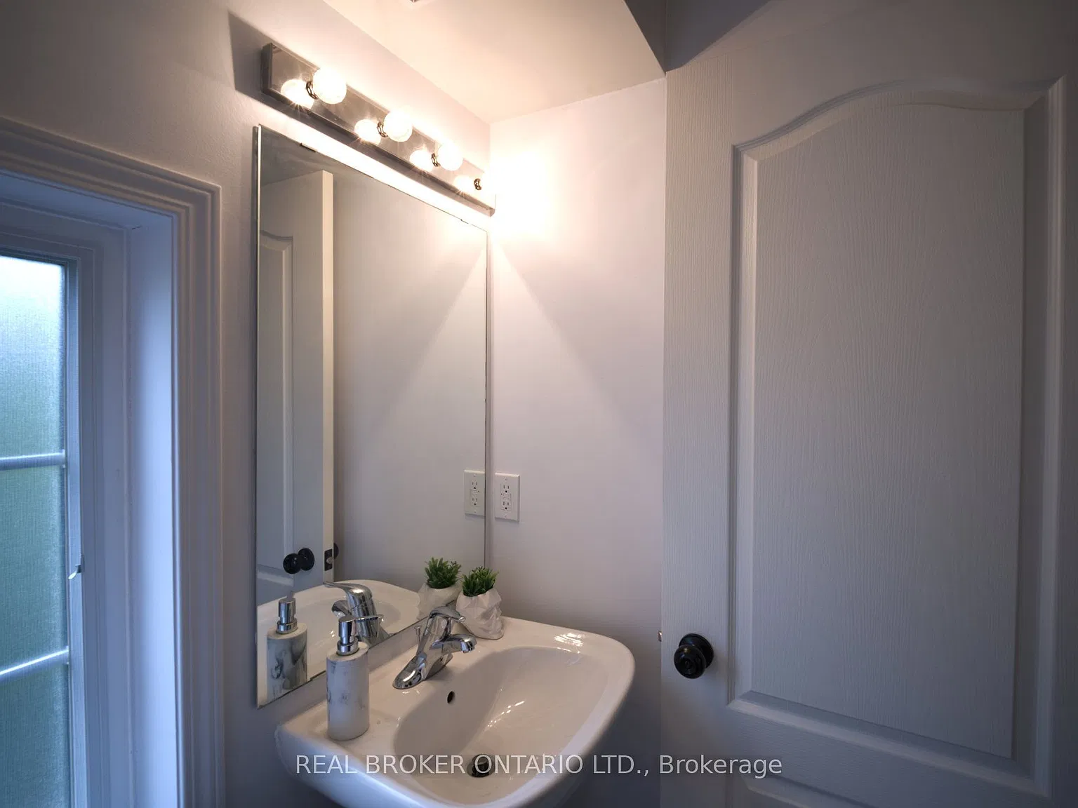 3 bed, $3,600 — Photo 4