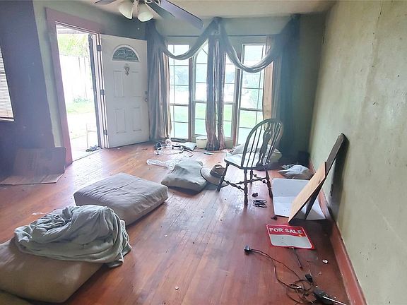 2nd image of 5606 Belarbor St