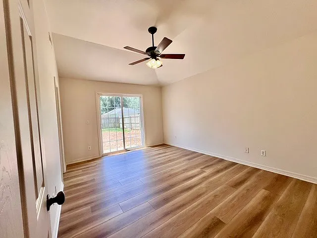 5641 W Fountain St — Photo 13
