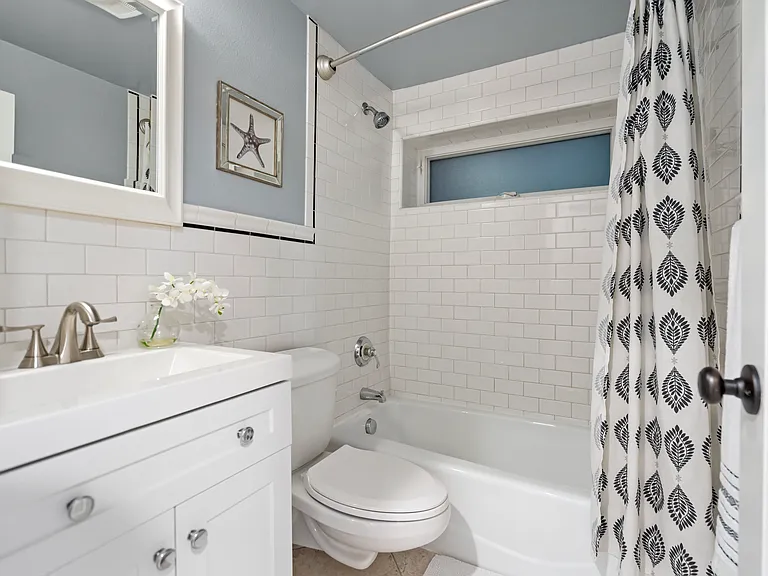 4111 Whitman Ave N #101 — Photo 7