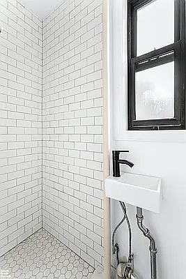 5th image of 177 Thompson St APT 26