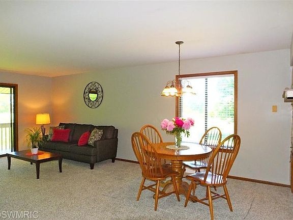 4th image of 3425 Brookview Ct
