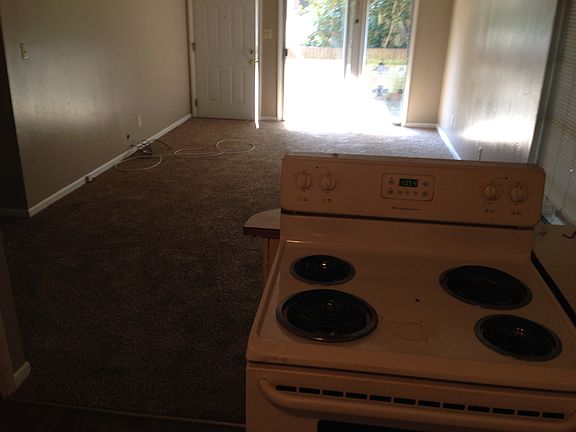 3rd image of 2304 Hartsfield Ct #A