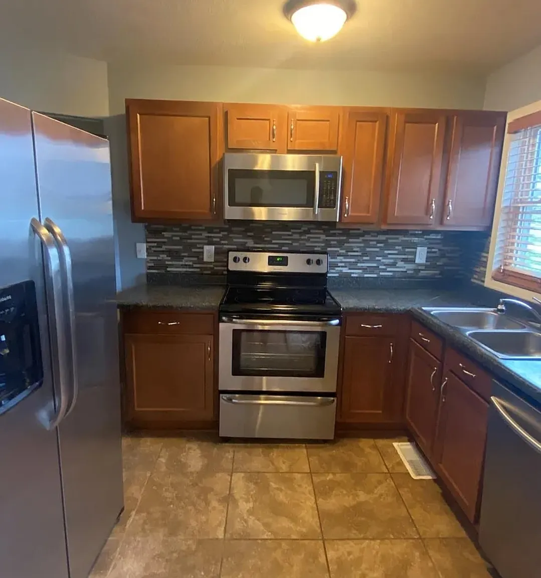 2 bed, 800 sqft, $1,300 — Photo 4