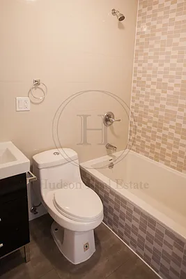 Rented by Hudson Real Estate International LLC | media 13