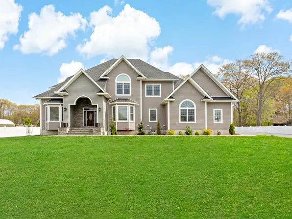 473 Hickory Rd, North Attleboro, MA 02760