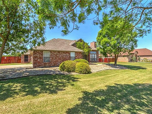 2nd image of 2305 E Emerald Bend Ct