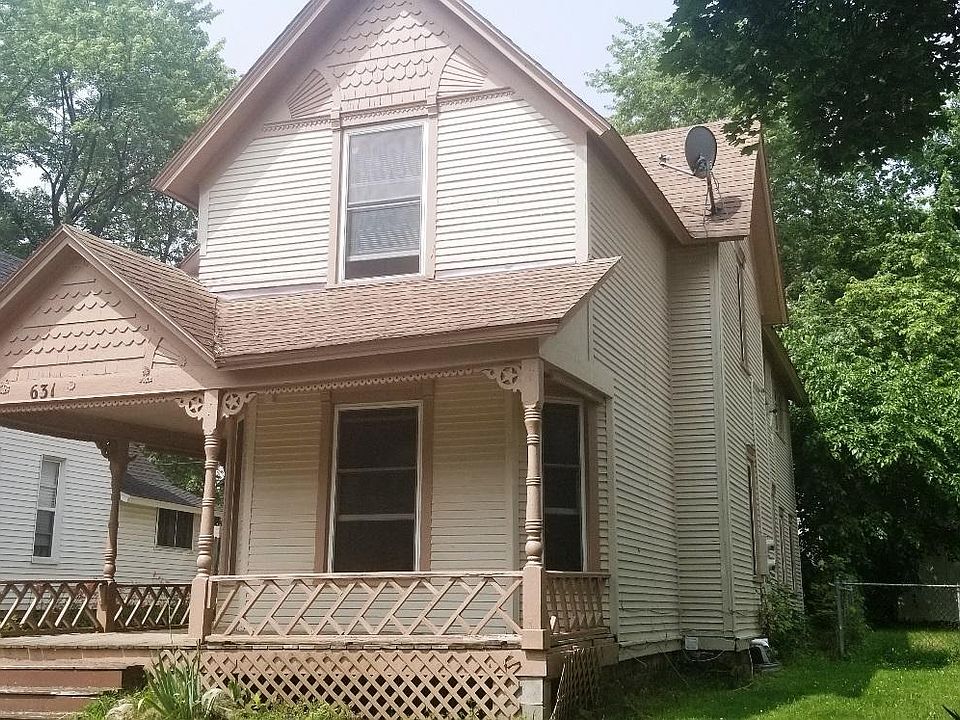 1st image of 631 Prospect Ave NE #1