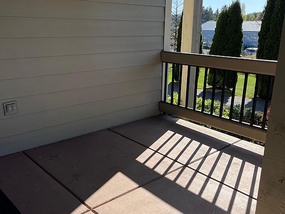 2nd image of 325 C St #325C