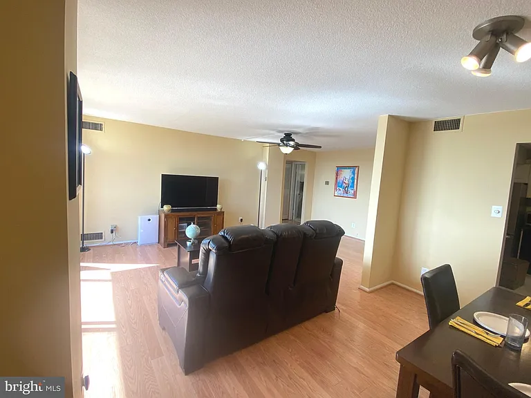 118 Monroe St #709 — Photo 11