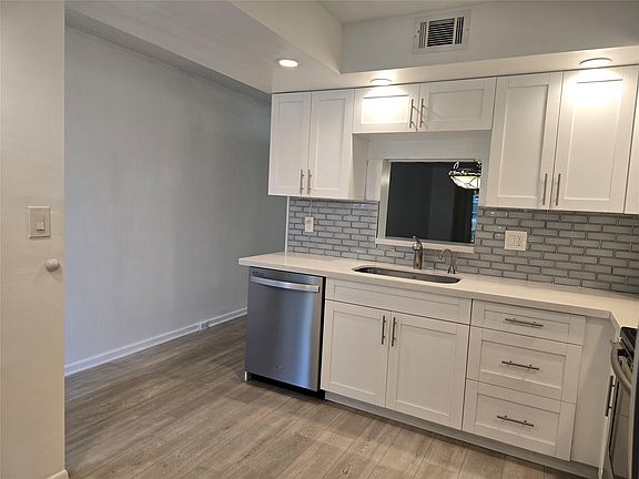 4th image of 2103 Lucaya Bend #C1