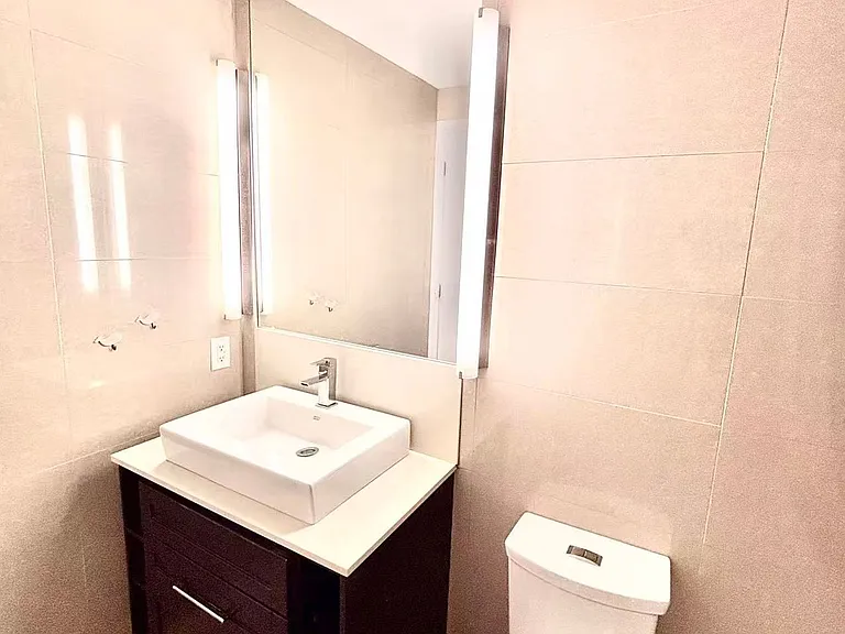 21 Clairtrell Rd #213 — Photo 6