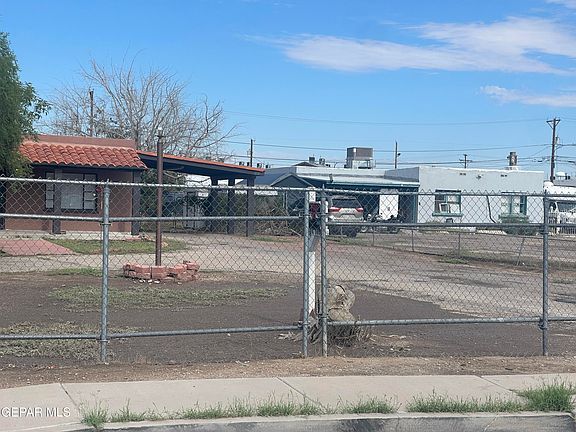 4th image of 7817 West Dr