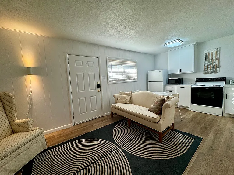 2401 Church St #1 — Photo 9