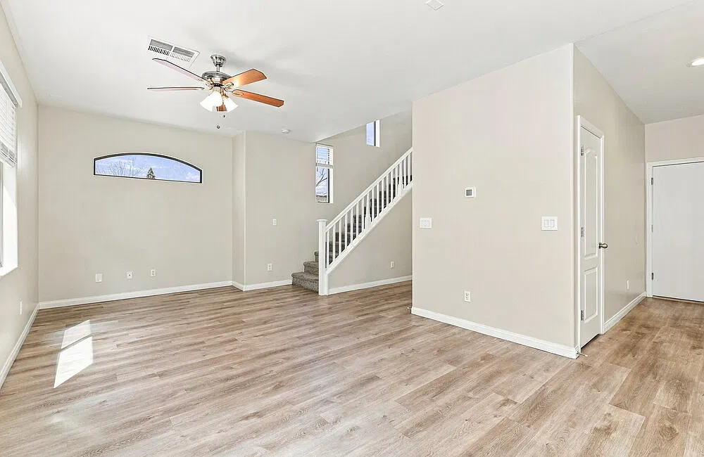 3 bed, 2.5 bath, 2460 sqft, $2,245 — Photo 4