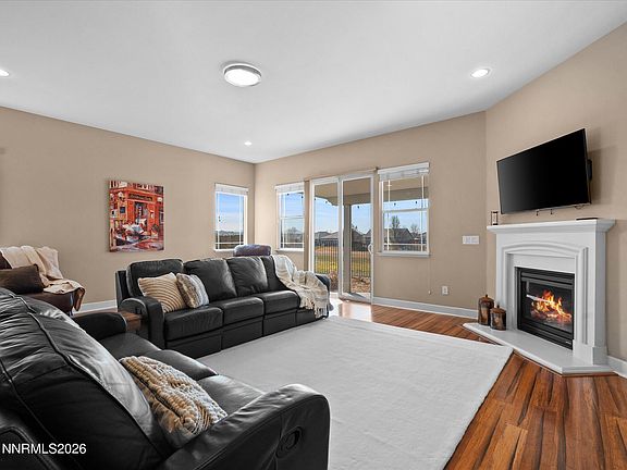 4th image of 5769 Desert Mirage Dr