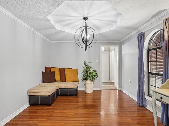 3rd image of 109 Lambda St