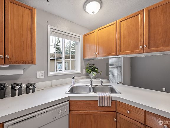 5th image of 6510 161st Street Ct E #12