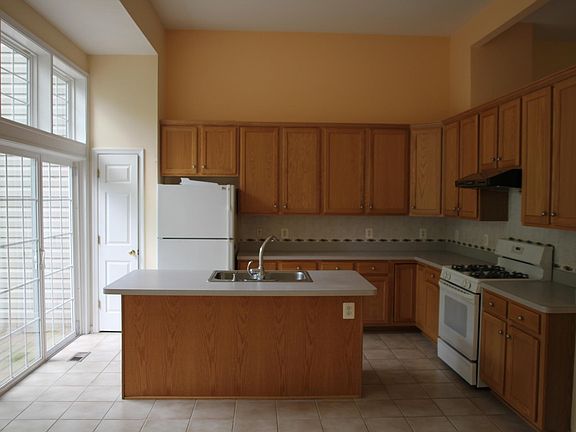 2nd image of 13418 Matthews Vista Dr