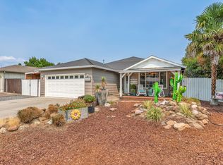 1036 Quartz St, Medford, OR 97501