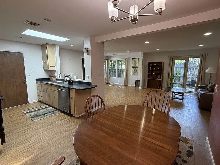 909 Bienville St — Photo 5