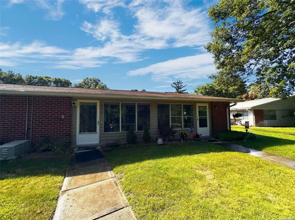 36 Trent Court #E, Ridge, NY 11961