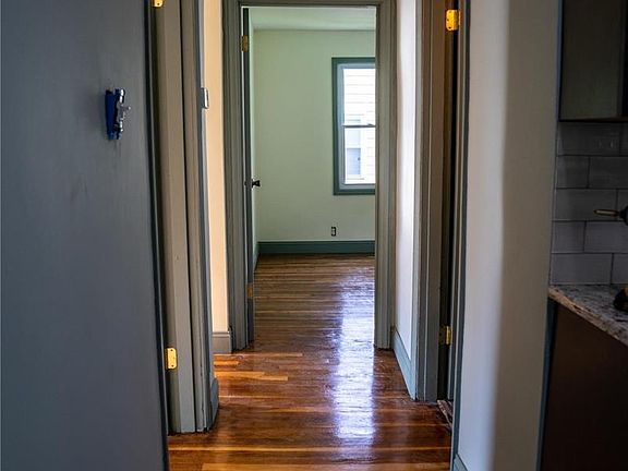 3rd image of 2827 Angelo Ave