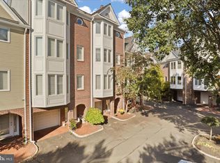 125 Chesterfield Pl SW, Leesburg, VA 20175