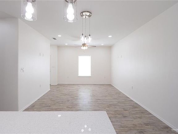 5th image of 2020 Valley Cir #C