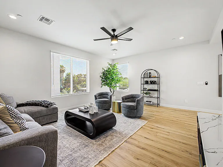 2601 E Clarendon Ave #9 — Photo 29
