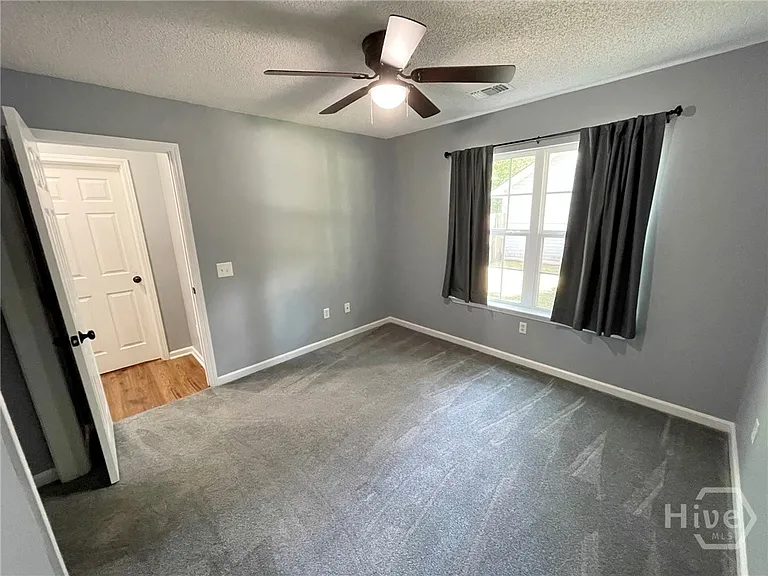 119 Mustang Dr — Photo 32