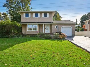 26 Falcon Drive, Hauppauge, NY 11788