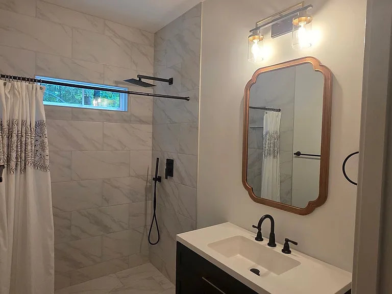 701 Westchester Dr — Photo 11