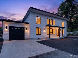 32311 N Pl, Ocean Park, WA 98640