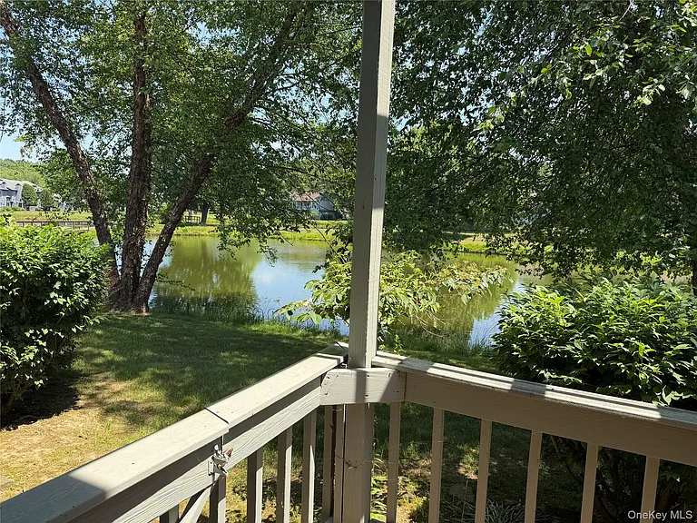 15 Pond Dr W — Photo 3