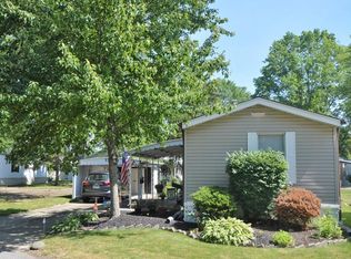 34 Flagler Dr #34, Olmsted Falls, OH 44138