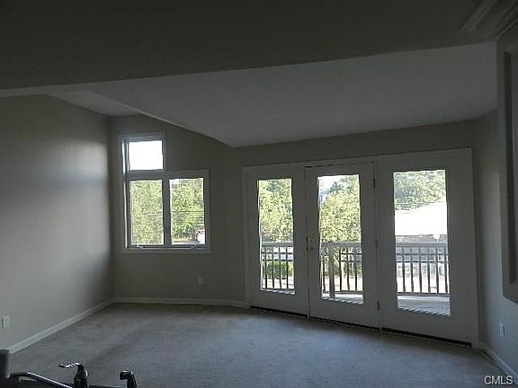 5th image of 3250 Fairfield Ave APT 325