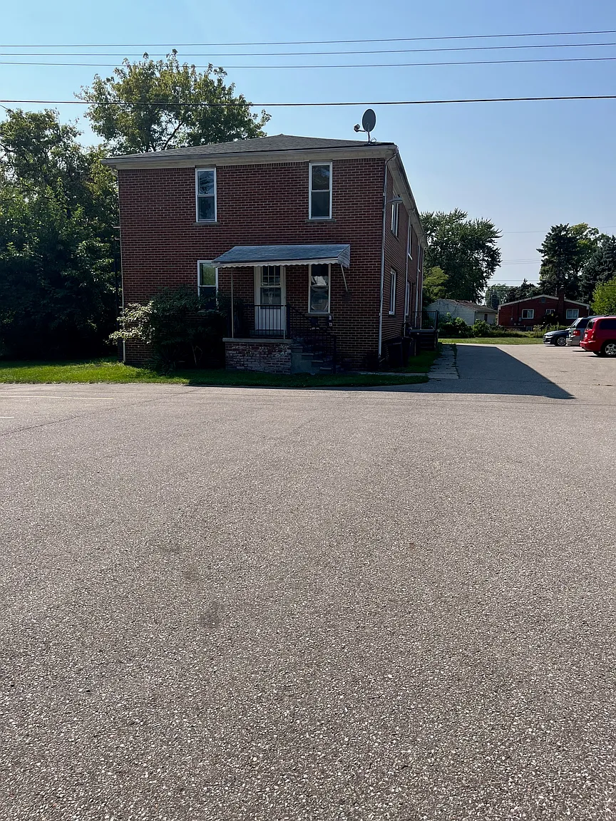 26281 Wolverine St #6 photo 1