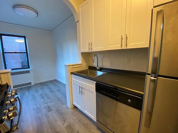 2nd image of 295 Main St #6B