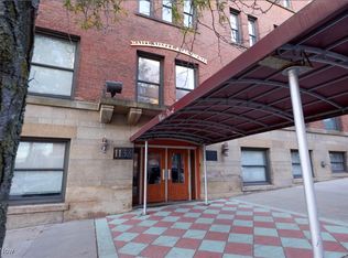 1133 W 9th St APT 210, Cleveland, OH 44113