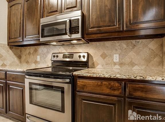 3rd image of 4001 Oakwood Ct