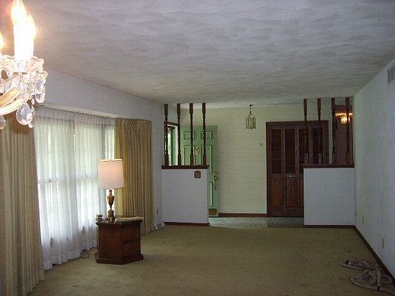 3rd image of 819 Western Air Dr