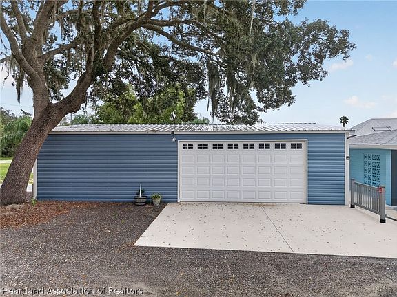 2nd image of 6116 Lake Front Dr