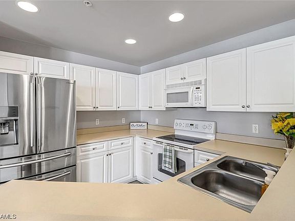 4th image of 3964 Pomodoro Cir Unit 101