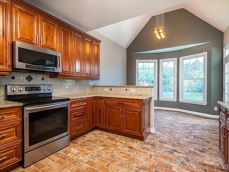 225 Heritage Lake Dr — Photo 29